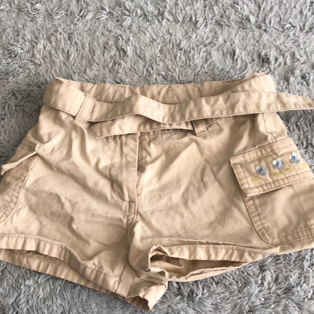 Gymboree shorts with flowers and a ‘belt’. size 5